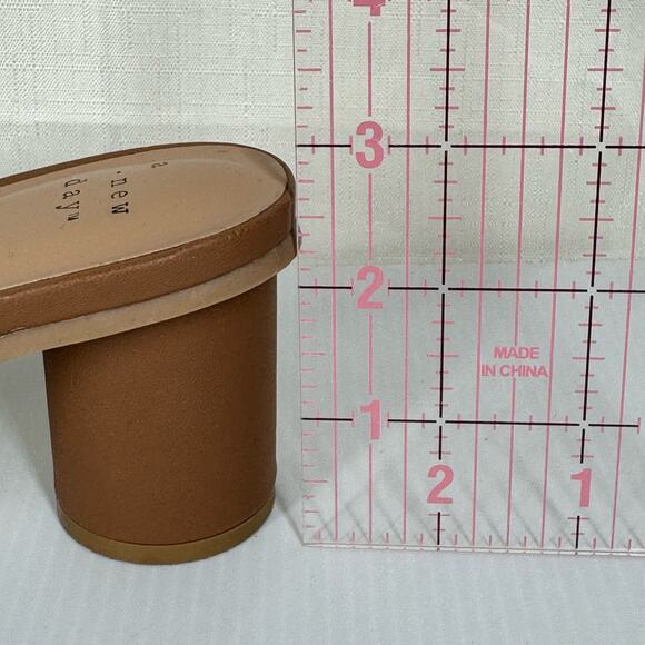 A‎ NEW DAY Elvie Round Heel Sandal Brown Size 8.5 Vegan Beach Vacation Casual - Picture 9 of 9
